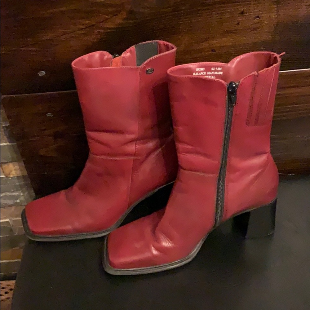 Burgundy Skechers boots